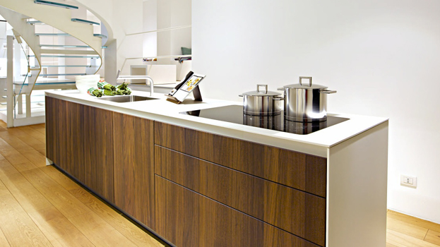 A bulthaup b1 kitchen with stainless steel work surface